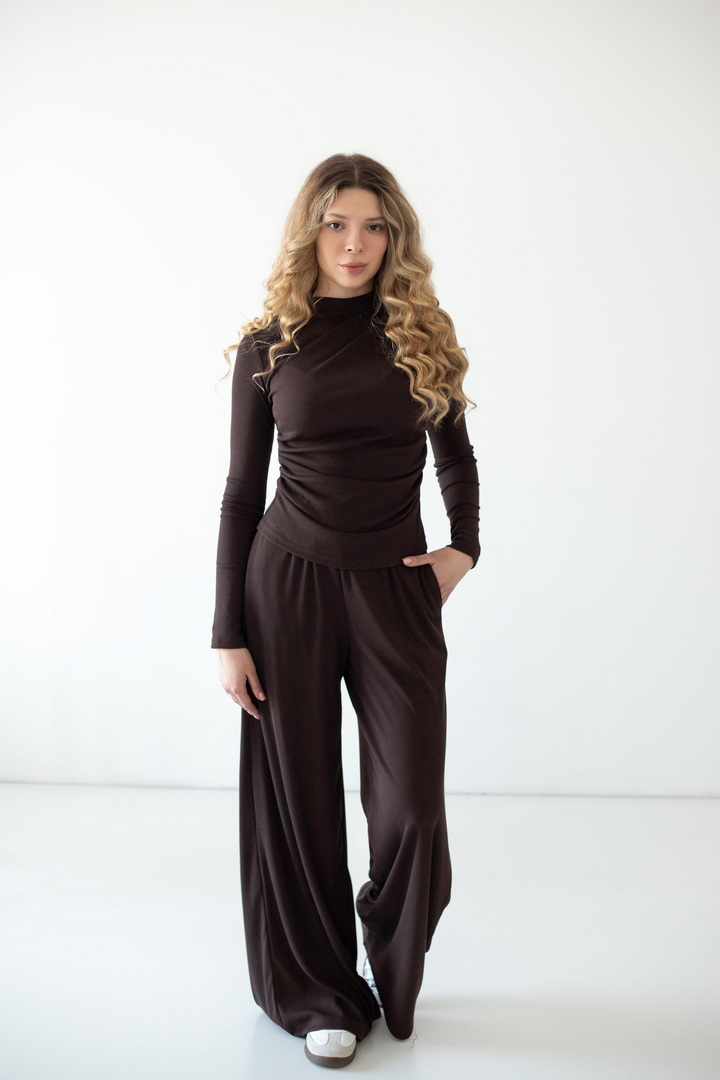 Костюм жіночий